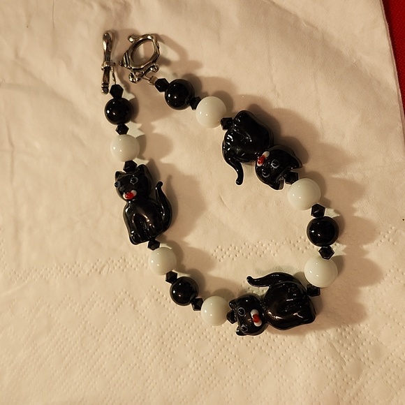 Vintage Jewelry - Bracelet needs glasses cat